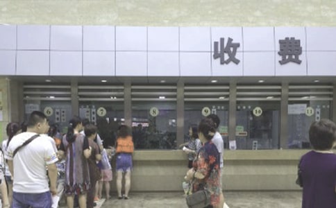 tԲ
